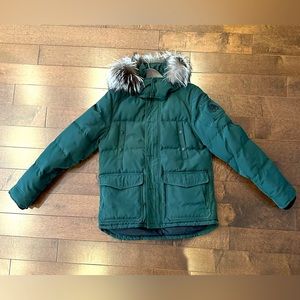 Moose knuckles Bomber winter jacket (Men’s) size L (fits snug) GREEN with fur